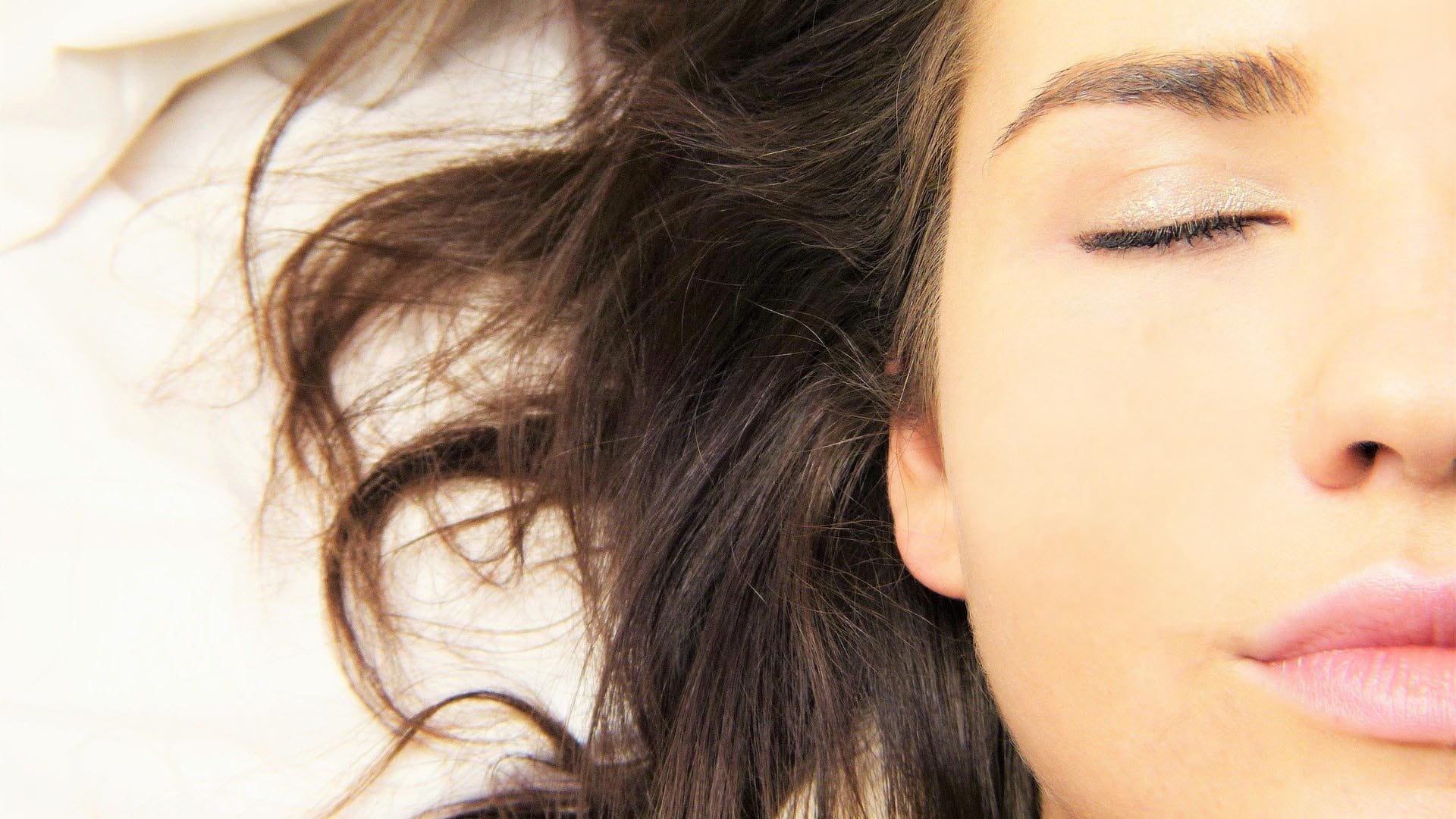 ¿Qué es la doble limpieza facial?